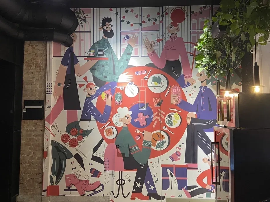 Пропонуємо якісну та швидку поклейку шпалер.Безкоштовна консультація.