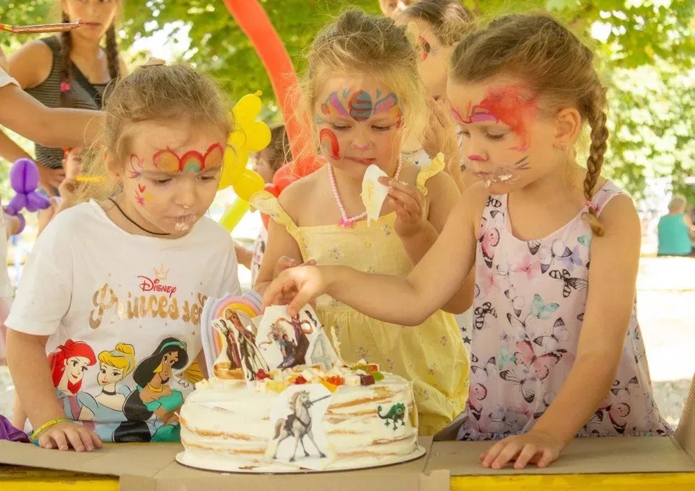 Професійний фотограф у Харкові: зйомка днів народження, банкетів та святкових заходів
