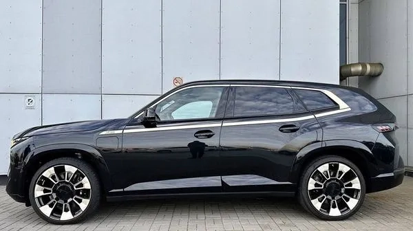 010 Позашляховик BMW XM HIBRYD електро без водія