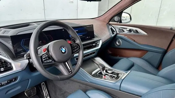 010 Позашляховик BMW XM HIBRYD електро без водія