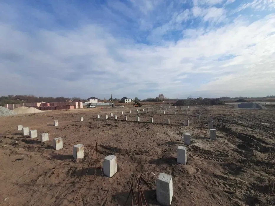 Фундамент на залізобетонних палях , Забивка та виробництво свай