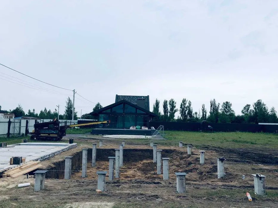 Фундамент на залізобетонних палях , Забивка та виробництво свай