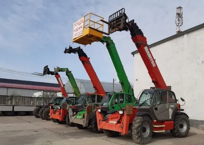 Телескопический погрузчик Manitou, JCB