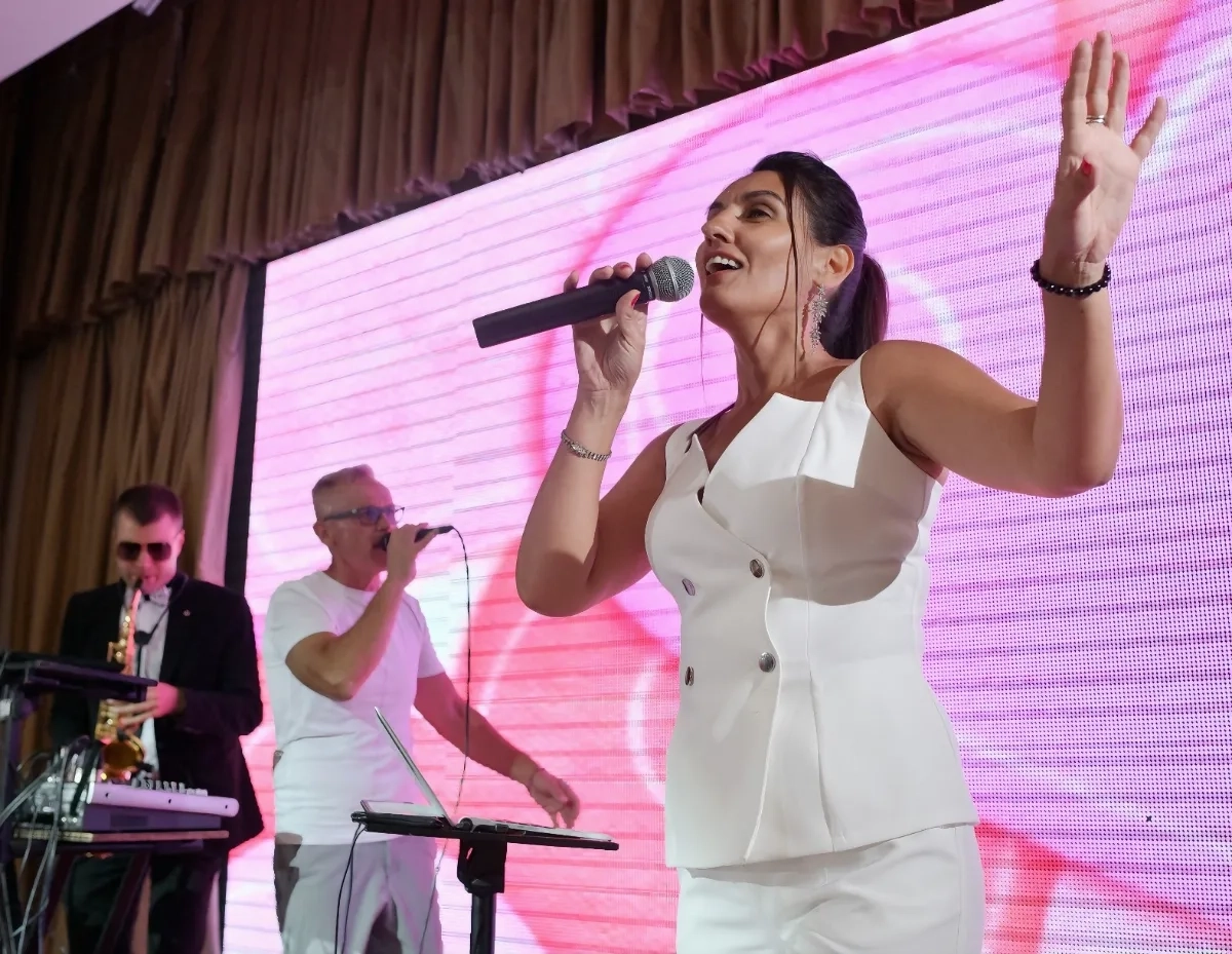 Жива музика, діджей, музиканти, шоу, тамада на свято