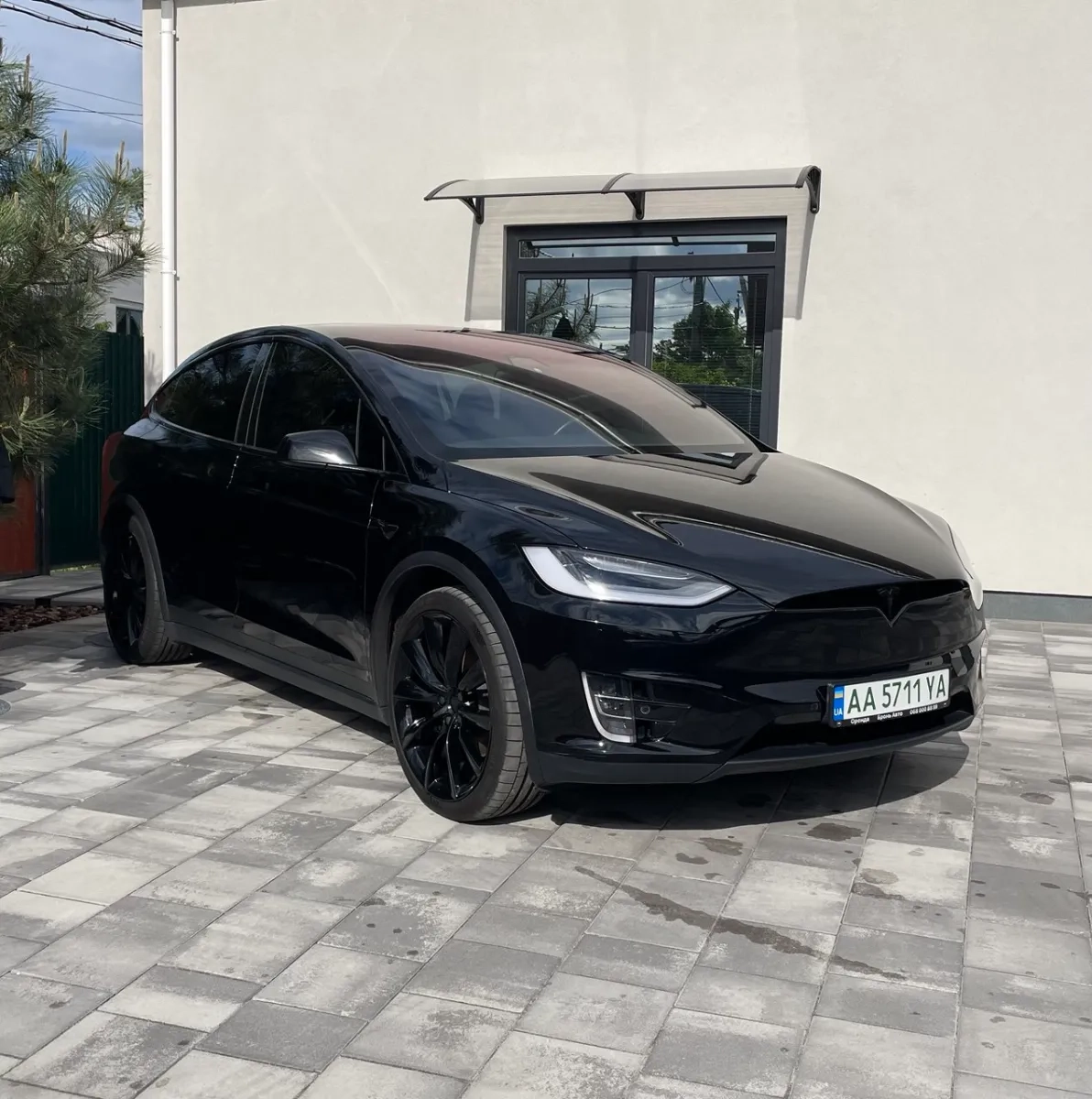 Tesla Model X 2020