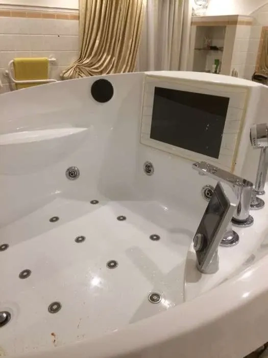 Ремонт гідромасажної ванни, джакузі, душових кабін