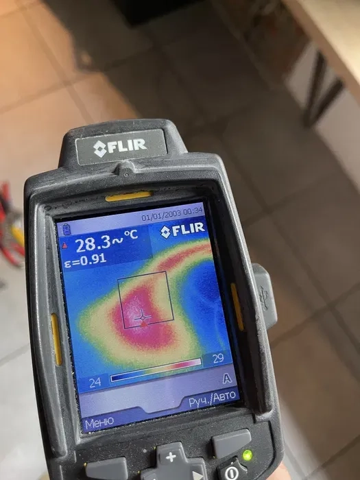 Виявлення протікань труб в квартирі будинку. Виконання ремонтних робіт після виявлення пориву.