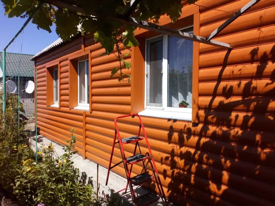 Покрівельні Системи для Вашого Дому: Монтаж Усіх Типів Покрівель: Плоских та Скадних, з Використанням Інноваційних та Класичних Матеріалів.