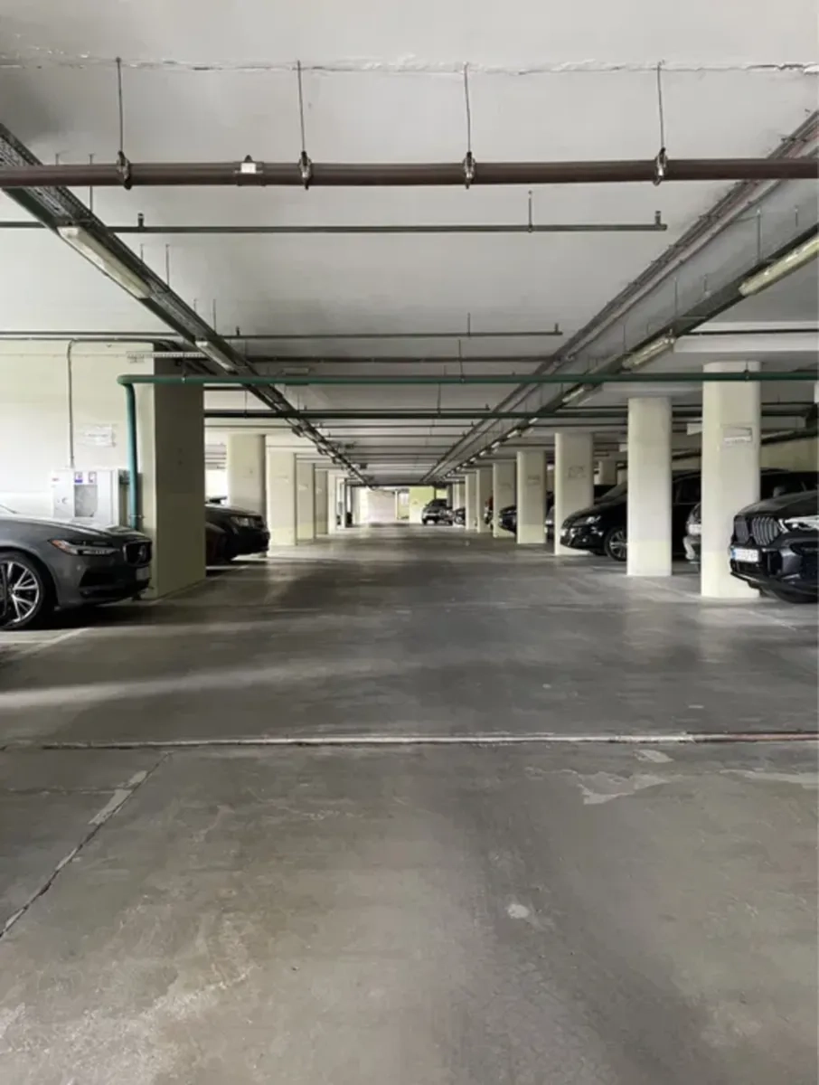 Паркомiсце в пiдземному паркiнгу