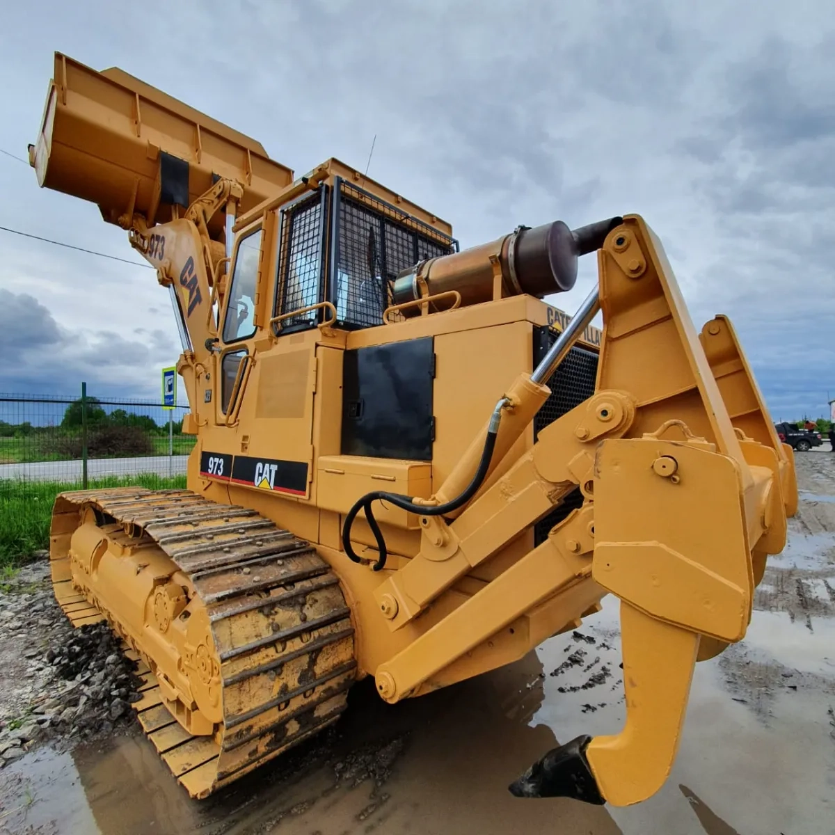 Бульдозер-навантажувач CATERPILLAR 973