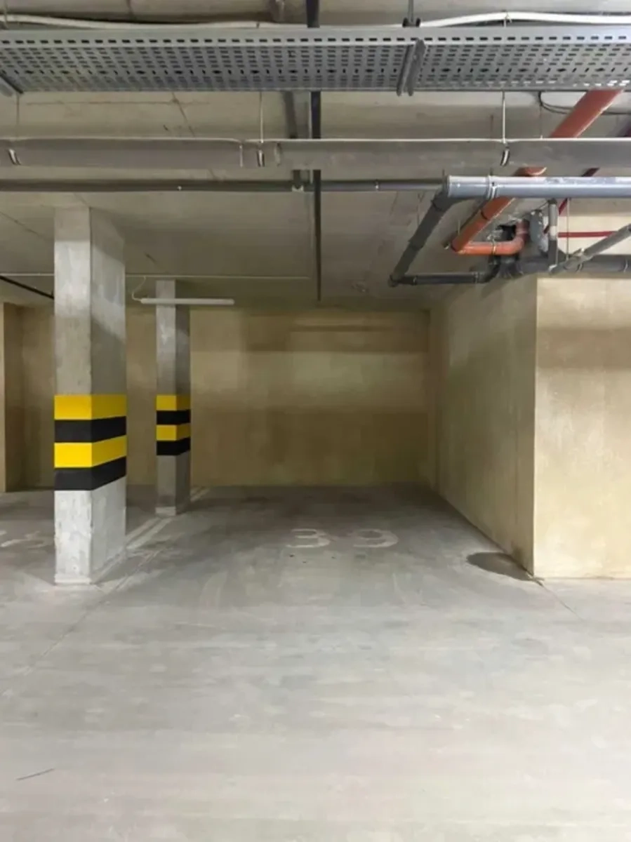 Паркомісце у паркінгу ЖК Леви Міста