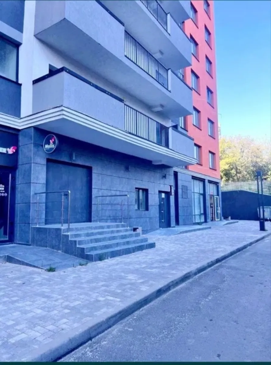 Склад під зберігання речей, зручне місце