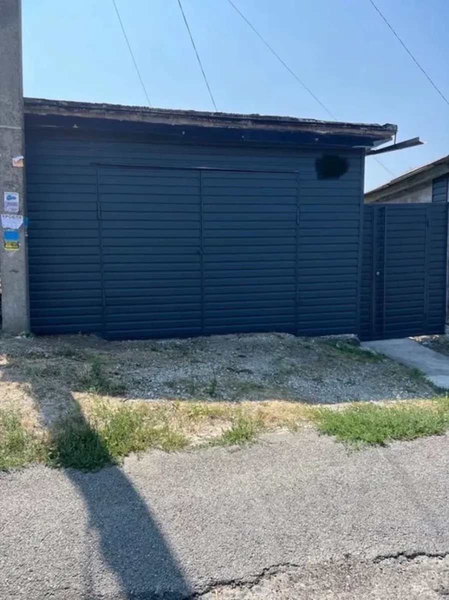 Великий та зручний гараж на два авто