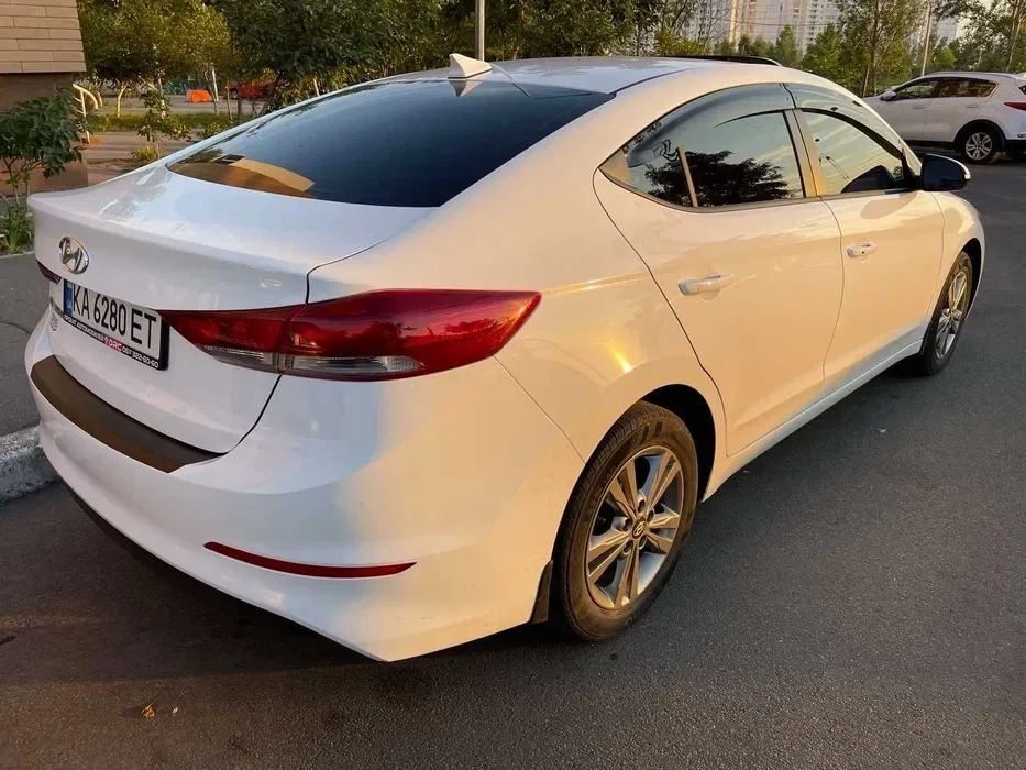 Автомобіль Hyundai elantra від 700 грн./доба