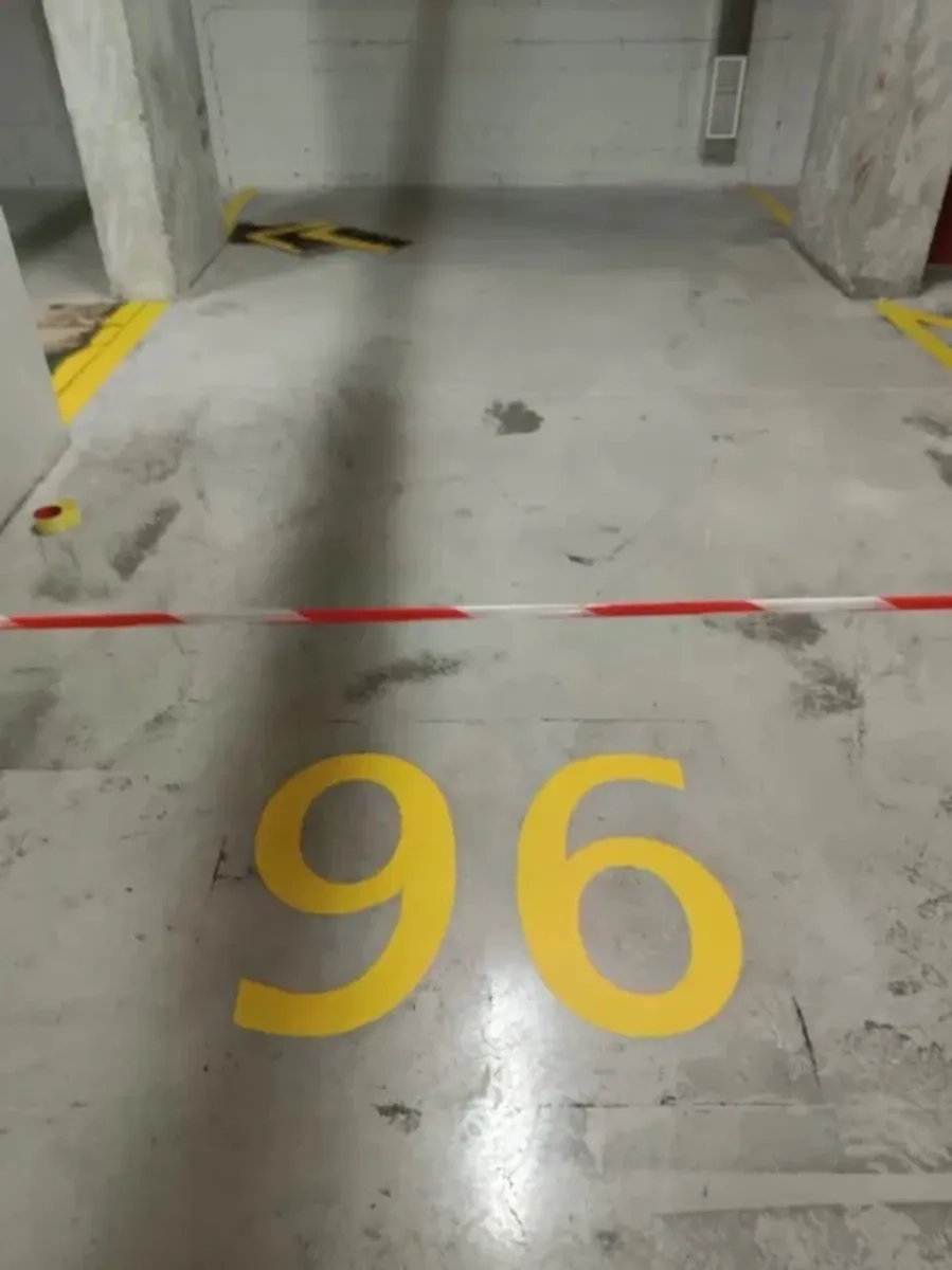 Паркомісце в підземному паркінгу: зручний заїзд та виїзд