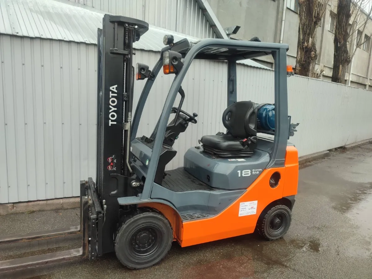 Навантажувач Toyota 02-8FGF30