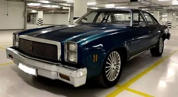 387 Ретро авто на зйомки фотосесію Chevrolet Malibu Classic 