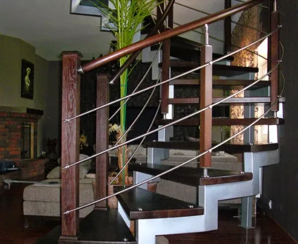 Сходи, поручні, металоконструкції. Сходи на замовлення.