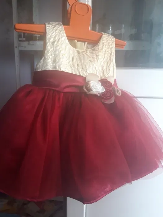 Ніжні святкові платтячка