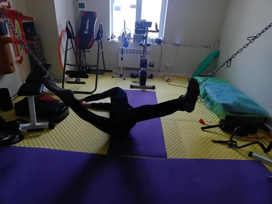 Лікування спини, попереку, суглобів без операцій (кінезіотерапія)