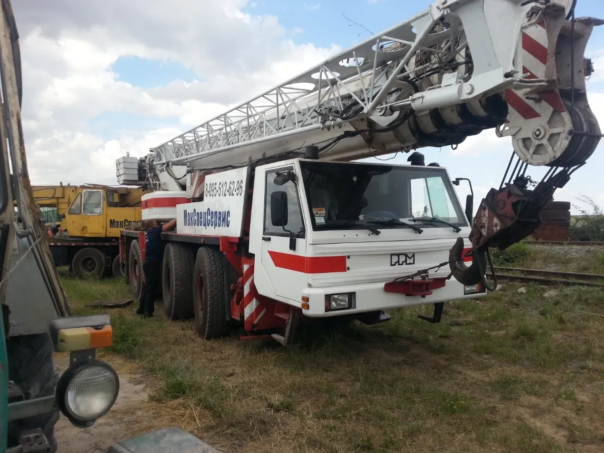 Автокран 25т 30т 50т + 100т-200т по договоренности