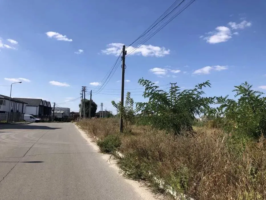 Ділянка в с. Гатне 6 сот