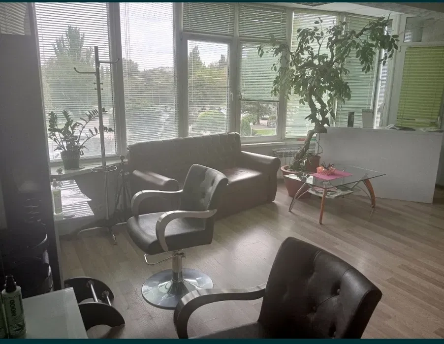 Крісло для перукаря