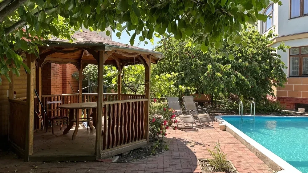 Автономний будинк біля моря в Одесі