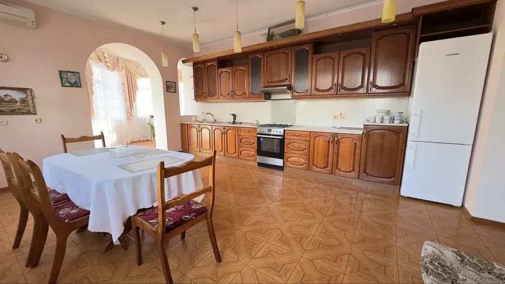 Автономний будинк біля моря в Одесі