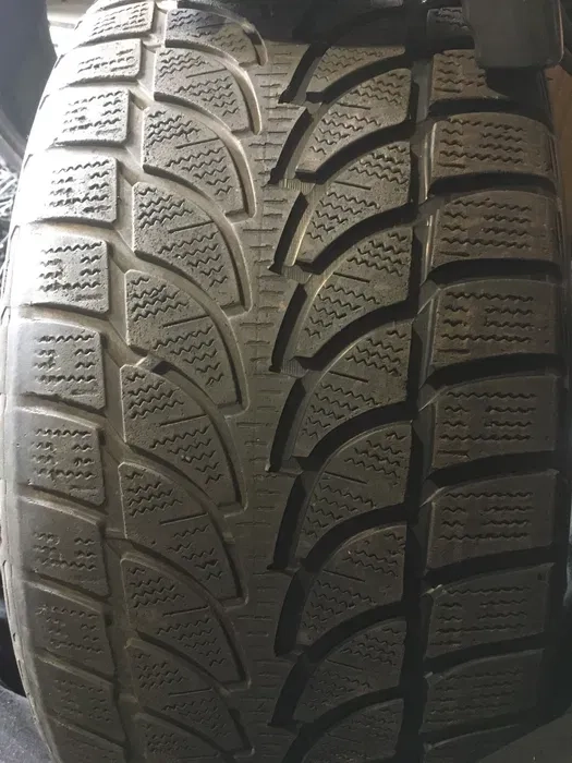 Нарізка протектора шин всіх видів і розмірів