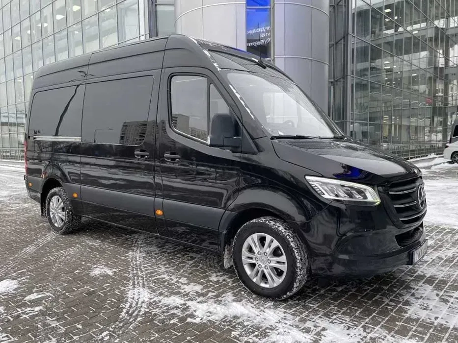 Перевезення пасажирів та посилок в Європу