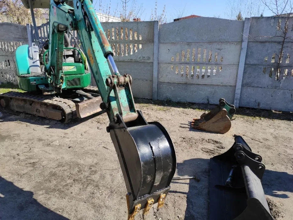 Міні екскаватор копаємо траншеї, котловани, планування, чистимо берег.