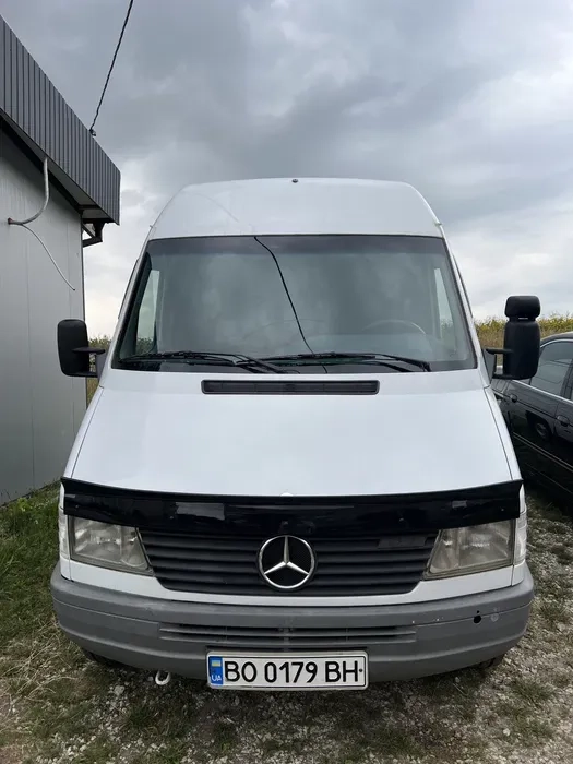 Вантажні перевезення: Швидко, Дбайливо, Доступно.