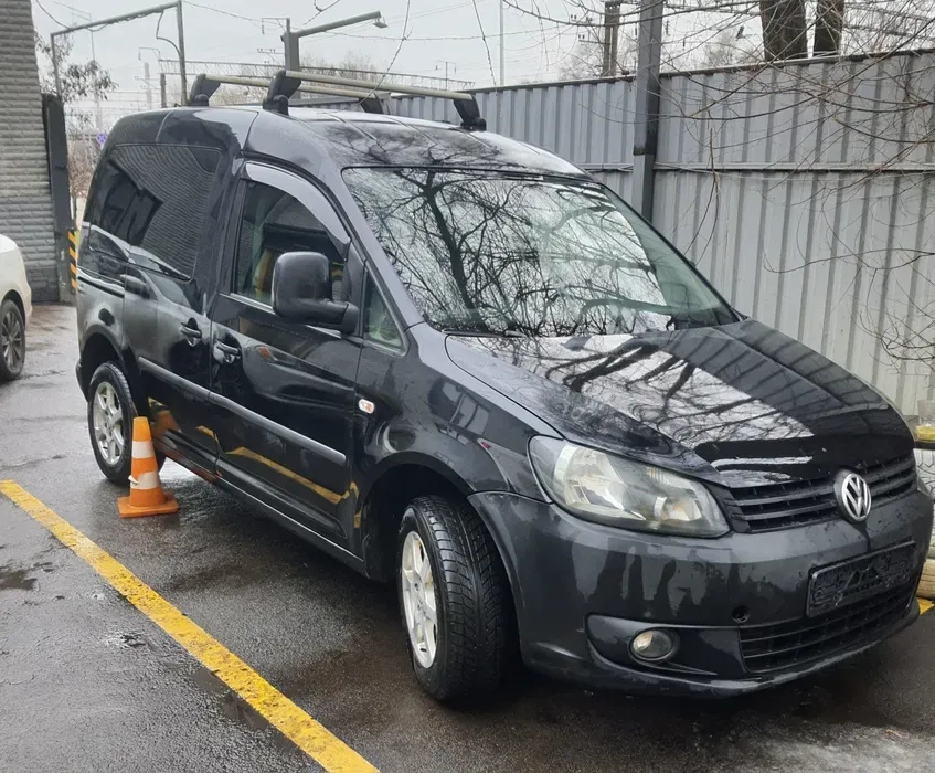 Мінівен від 2500 фольц, Toyota