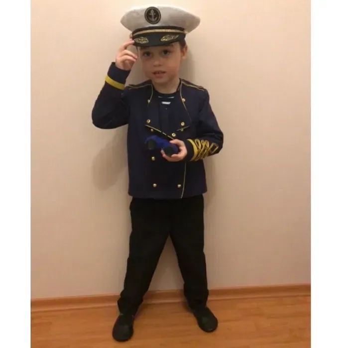 Карнавальниі, тематичні костюми