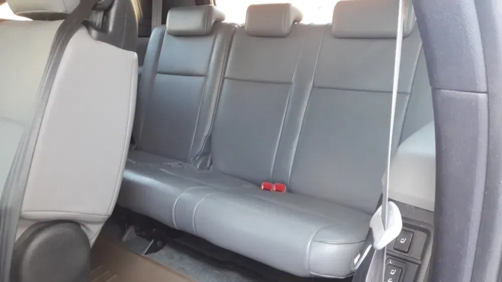 Toyota Sequoia біла срібло чорний екскур 8 місць