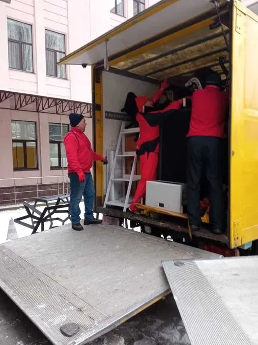 Вантажоперевезення, Київ Гідроборт Перевезення, меблів.Вантажники