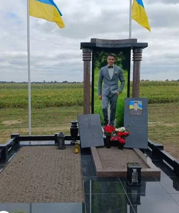 Гранитные Памятники, Оградки. Полный пакет Ритуальных Услуг.