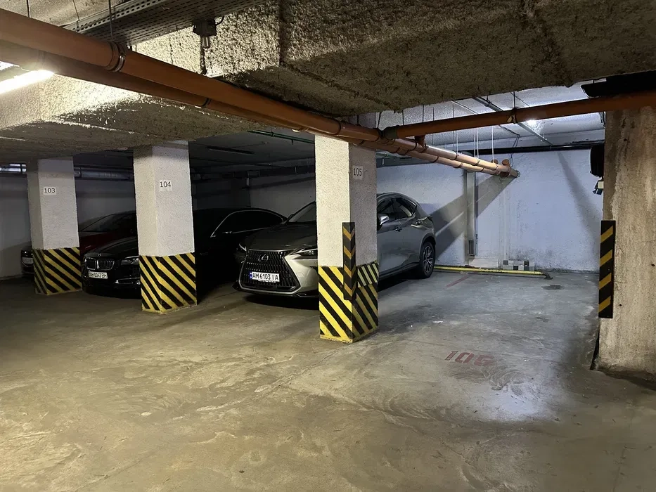 Підземне паркомісце О. Пчілки 5 довгостроково