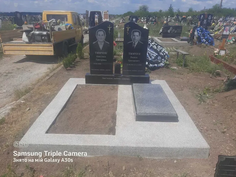 Виготовлення та встановлення ганітних пам'ятників.