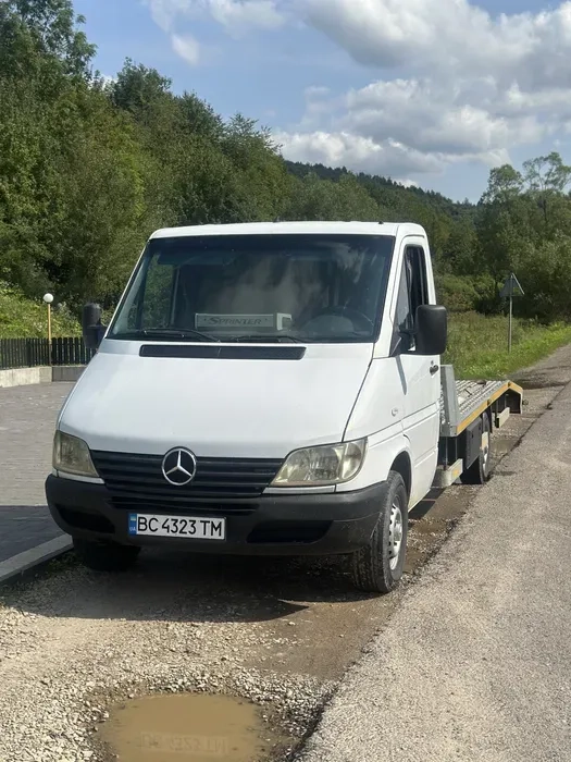 Послуги евакуатора 24/7 | Автопоміч