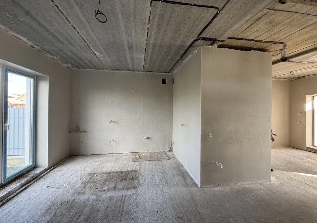 Штукатурка стін. Машина штукатурка. Гіпсова штукатурка