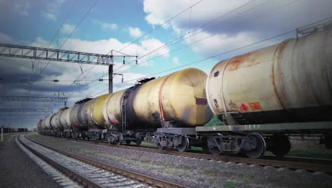 Вагони-цистерни для перевезення в'язких нафтопродуктів (модель 15-1566)