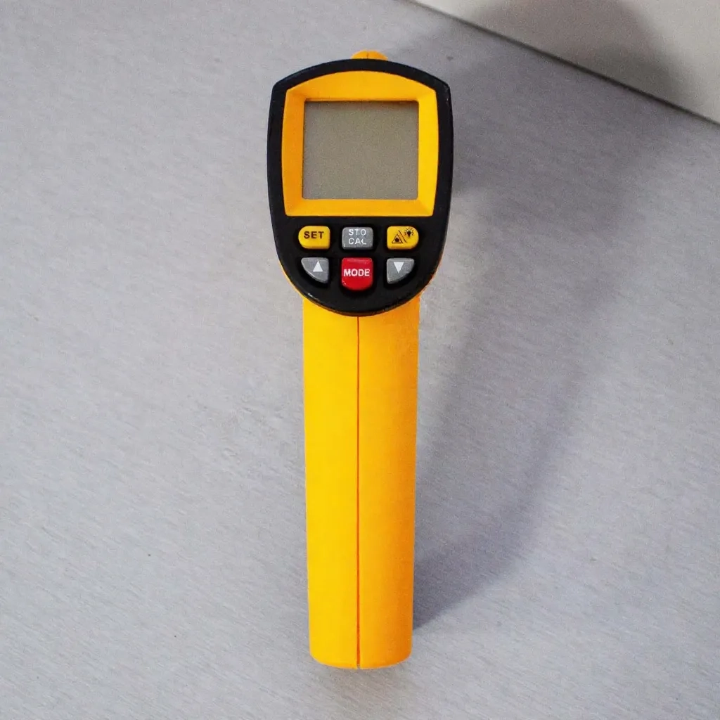 Лазерний термометр до 900ºC для виробництва