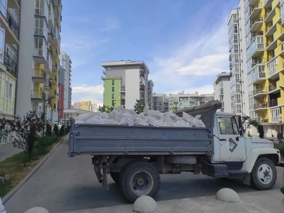 Демонтаж, Вивіз будівельних відходів + Вантажники.