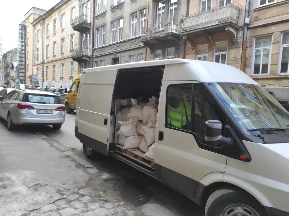 Демонтаж, Вивіз будівельних відходів + Вантажники.