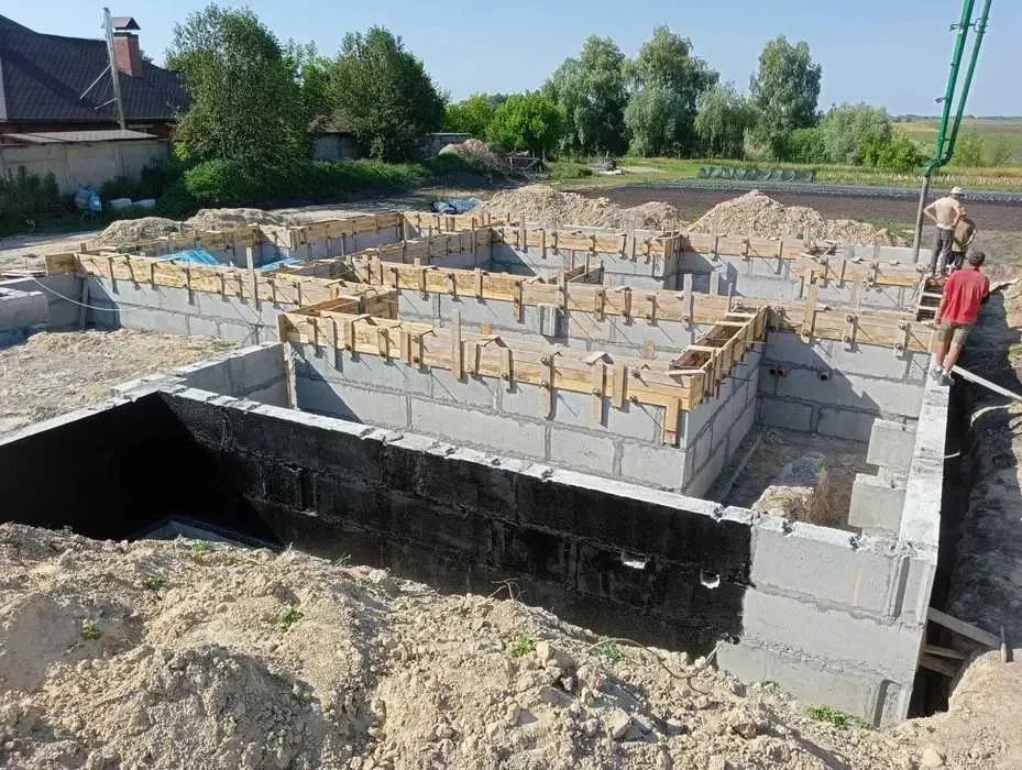 Бетонні роботи Київ: фундаменти, стяжка, моноліт – недорого!