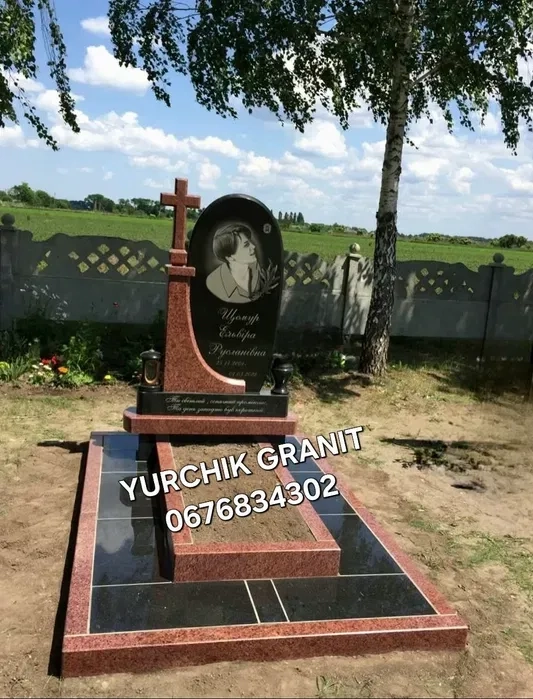 Надійний виробник монументальних гранітних виробів: індивідуальний підхід та гарантія якості на всі конструкції