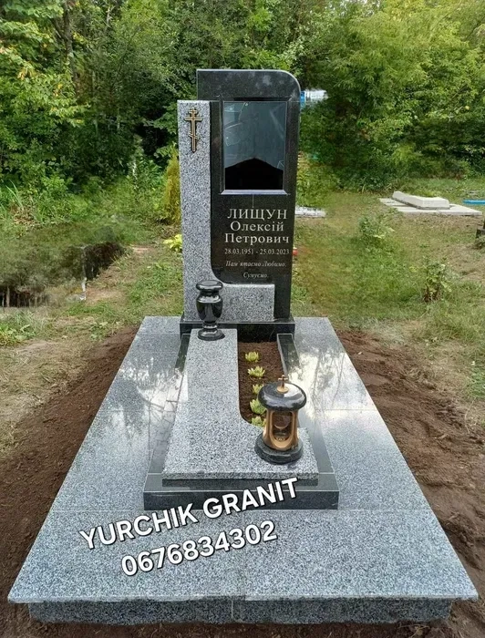 Надійний виробник монументальних гранітних виробів: індивідуальний підхід та гарантія якості на всі конструкції