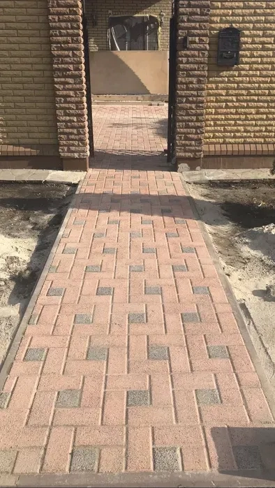 Якісне та недороге укладання тротуарної плитки з гарантією